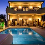 Old Cinema - Stylishly Decorated Retreat With Pool Or Jacuzzi By The Sea In The Heart Of βy Mana Gers