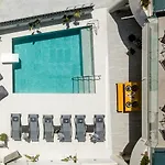 Apartment Old Cinema - Stylishly Decorated Retreat With Pool Or Jacuzzi By The Sea In The Heart Of βy Mana Gers