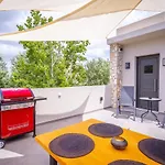 Old Cinema - Stylishly Decorated Retreat With Pool Or Jacuzzi By The Sea In The Heart Of βy Mana Gers