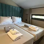 Apartman Old Cinema - Stylishly Decorated Retreat With Pool Or Jacuzzi By The Sea In The Heart Of βy Mana Gers Laganász