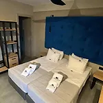 Old Cinema - Stylishly Decorated Retreat With Pool Or Jacuzzi By The Sea In The Heart Of βy Mana Gers Apartman