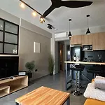 Old Cinema - Stylishly Decorated Retreat With Pool Or Jacuzzi By The Sea In The Heart Of βy Mana Gers * Laganász