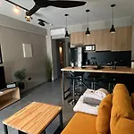 Old Cinema - Stylishly Decorated Retreat With Pool Or Jacuzzi By The Sea In The Heart Of βy Mana Gers Apartman Laganász