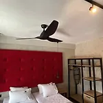 Apartman Old Cinema - Stylishly Decorated Retreat With Pool Or Jacuzzi By The Sea In The Heart Of βy Mana Gers Laganász