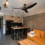 Old Cinema - Stylishly Decorated Retreat With Pool Or Jacuzzi By The Sea In The Heart Of βy Mana Gers Apartman