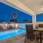 Appartamento Old Cinema - Stylishly Decorated Retreat With Pool Or Jacuzzi By The Sea In The Heart Of βy Mana Gers *
