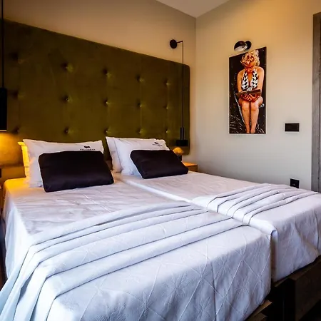 Old Cinema - Stylishly Decorated Retreat With Pool Or Jacuzzi By The Sea In The Heart Of βy Mana Gers *