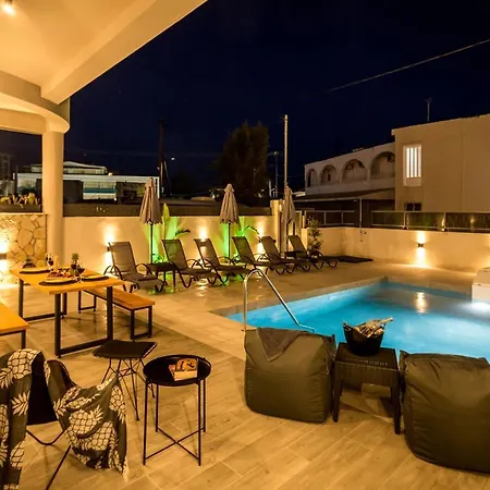 Old Cinema - Stylishly Decorated Retreat With Pool Or Jacuzzi By The Sea In The Heart Of βy Mana Gers Apartament Laganas