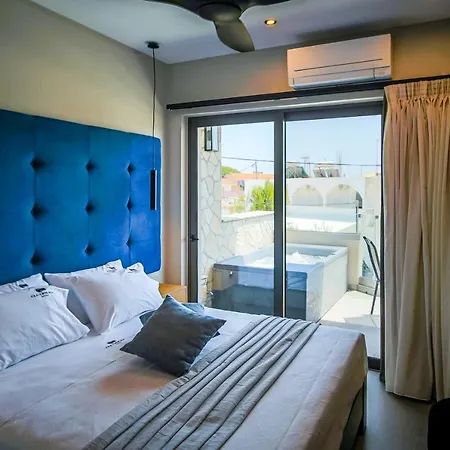 Old Cinema - Stylishly Decorated Retreat With Pool Or Jacuzzi By The Sea In The Heart Of βy Mana Gers Apartament *