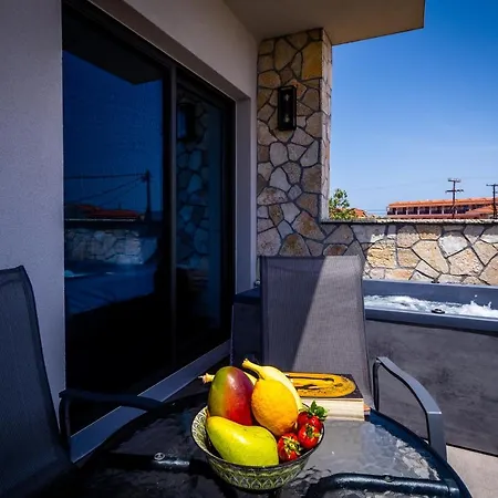 Old Cinema - Stylishly Decorated Retreat With Pool Or Jacuzzi By The Sea In The Heart Of βy Mana Gers * Laganas