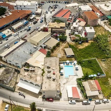 Apartament Old Cinema - Stylishly Decorated Retreat With Pool Or Jacuzzi By The Sea In The Heart Of βy Mana Gers Laganas