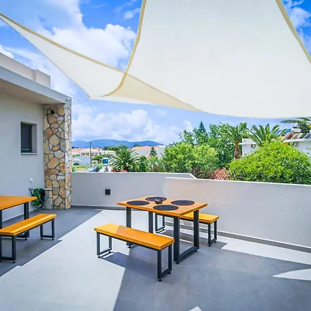 Old Cinema - Stylishly Decorated Retreat With Pool Or Jacuzzi By The Sea In The Heart Of βy Mana Gers Apartamento