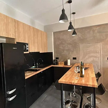 Apartament Old Cinema - Stylishly Decorated Retreat With Pool Or Jacuzzi By The Sea In The Heart Of βy Mana Gers