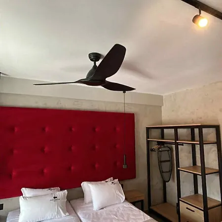 Appartement Old Cinema - Stylishly Decorated Retreat With Pool Or Jacuzzi By The Sea In The Heart Of βy Mana Gers Laganas