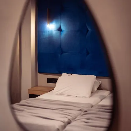 Old Cinema - Stylishly Decorated Retreat With Pool Or Jacuzzi By The Sea In The Heart Of βy Mana Gers Apartament