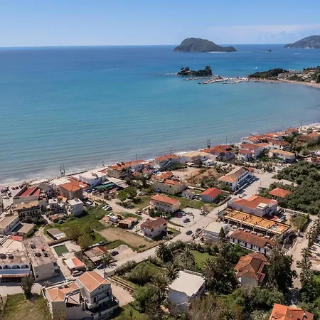 Old Cinema - Stylishly Decorated Retreat With Pool Or Jacuzzi By The Sea In The Heart Of βy Mana Gers Apartament *