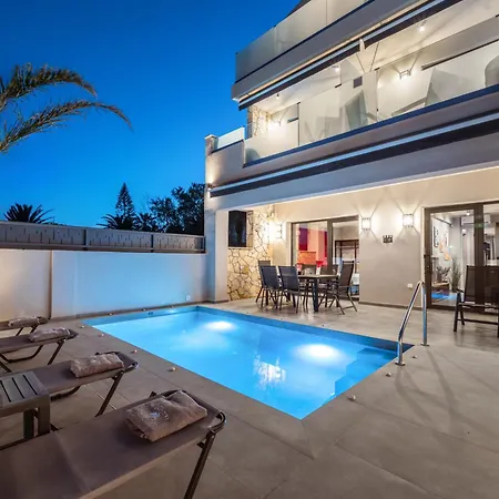 Old Cinema - Stylishly Decorated Retreat With Pool Or Jacuzzi By The Sea In The Heart Of βy Mana Gers Apartament *