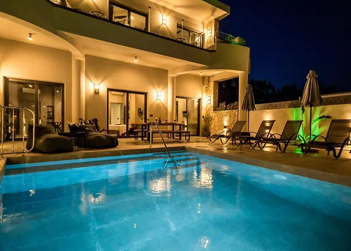 Apartamento Old Cinema - Stylishly Decorated Retreat With Pool Or Jacuzzi By The Sea In The Heart Of βy Mana Gers *