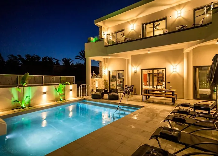 Old Cinema - Stylishly Decorated Retreat With Pool Or Jacuzzi By The Sea In The Heart Of βy Mana Gers