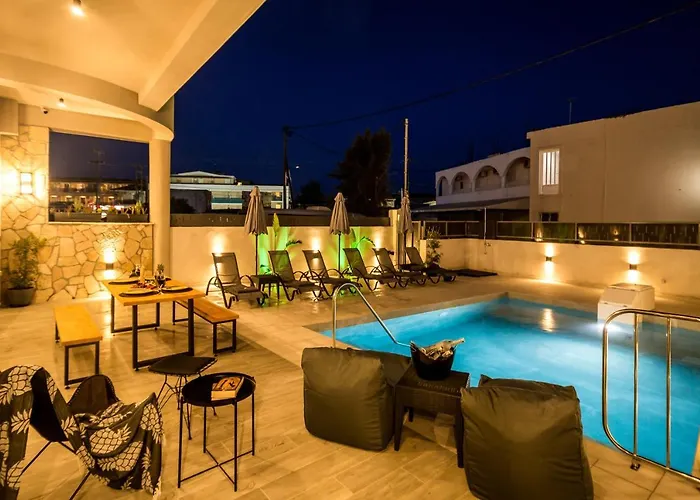 Old Cinema - Stylishly Decorated Retreat With Pool Or Jacuzzi By The Sea In The Heart Of βy Mana Gers Apartamento