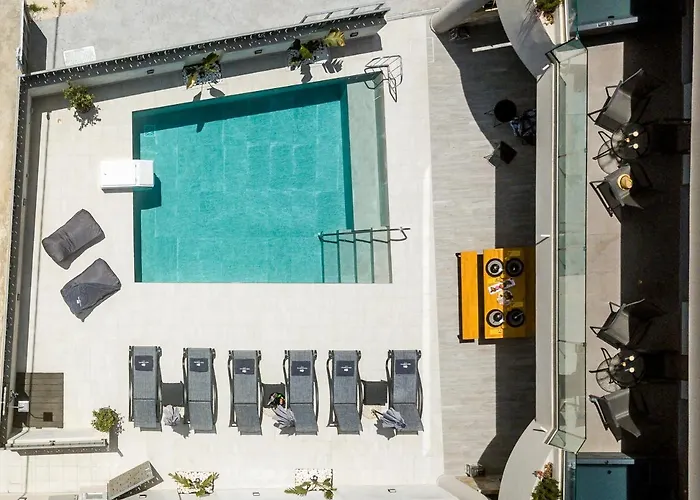 Apartamento Old Cinema - Stylishly Decorated Retreat With Pool Or Jacuzzi By The Sea In The Heart Of βy Mana Gers