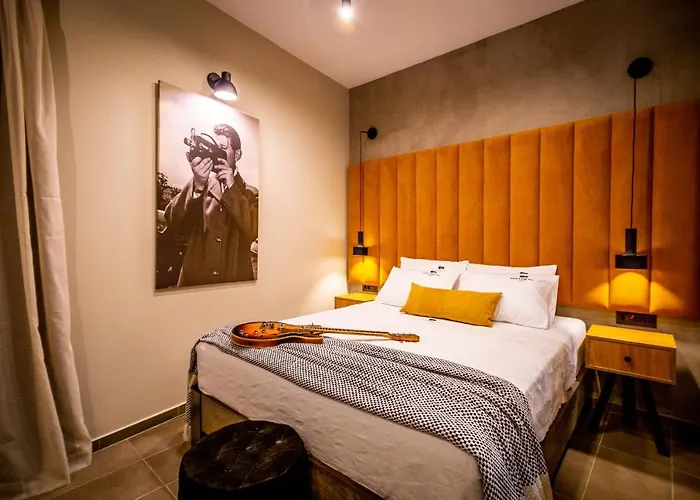 Old Cinema - Stylishly Decorated Retreat With Pool Or Jacuzzi By The Sea In The Heart Of βy Mana Gers