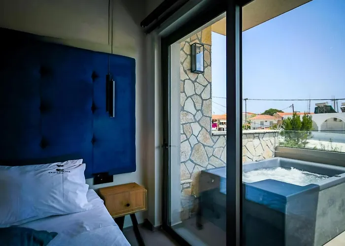 Apartamento Old Cinema - Stylishly Decorated Retreat With Pool Or Jacuzzi By The Sea In The Heart Of βy Mana Gers Laganas