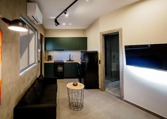 Old Cinema - Stylishly Decorated Retreat With Pool Or Jacuzzi By The Sea In The Heart Of βy Mana Gers * Laganas