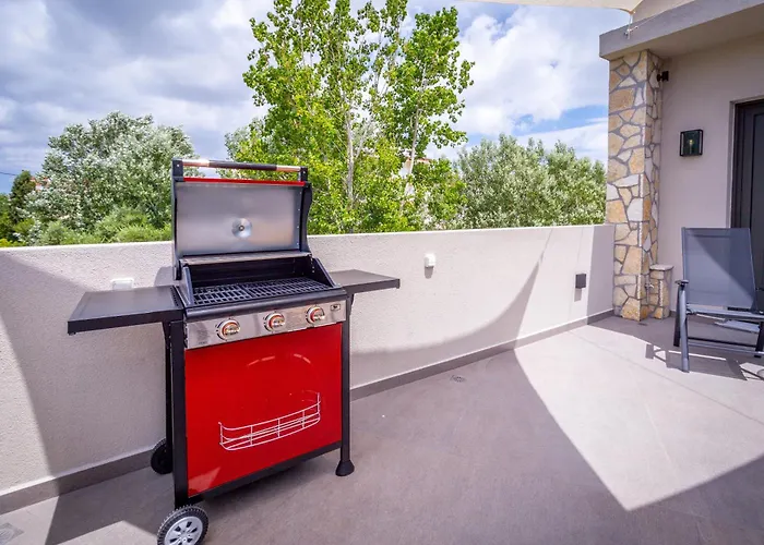 Apartamento Old Cinema - Stylishly Decorated Retreat With Pool Or Jacuzzi By The Sea In The Heart Of βy Mana Gers Laganas