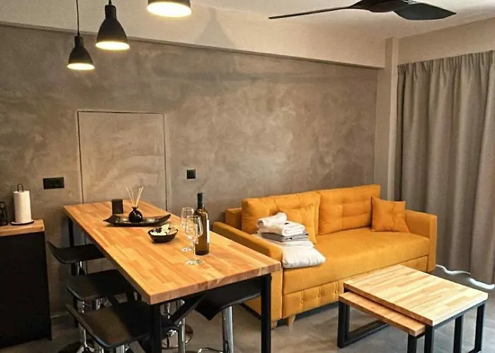 Old Cinema - Stylishly Decorated Retreat With Pool Or Jacuzzi By The Sea In The Heart Of βy Mana Gers * Laganas