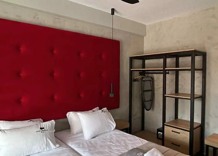 Old Cinema - Stylishly Decorated Retreat With Pool Or Jacuzzi By The Sea In The Heart Of βy Mana Gers Apartamento
