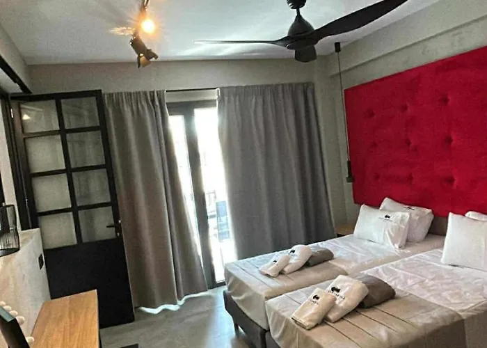 Old Cinema - Stylishly Decorated Retreat With Pool Or Jacuzzi By The Sea In The Heart Of βy Mana Gers Apartamento *
