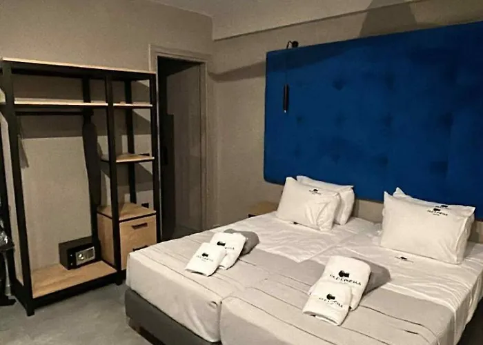 Old Cinema - Stylishly Decorated Retreat With Pool Or Jacuzzi By The Sea In The Heart Of βy Mana Gers Laganas