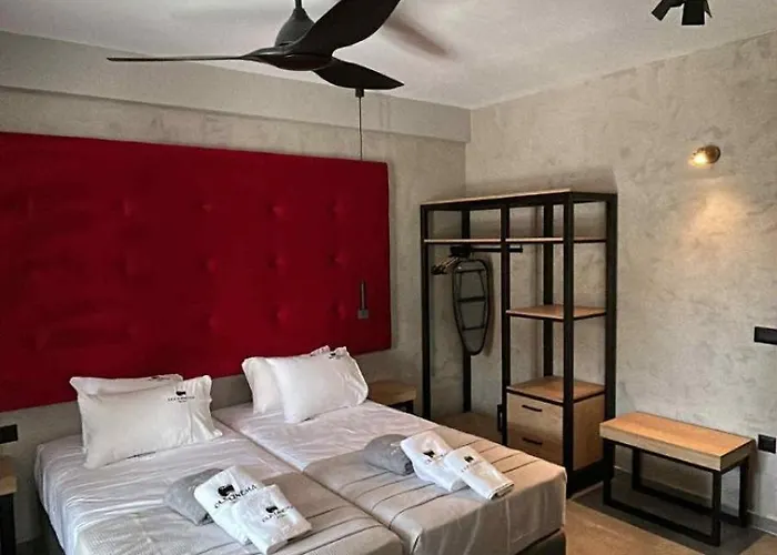 Old Cinema - Stylishly Decorated Retreat With Pool Or Jacuzzi By The Sea In The Heart Of βy Mana Gers Apartamento Laganas