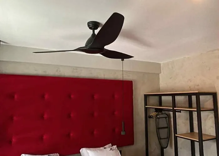 Apartamento Old Cinema - Stylishly Decorated Retreat With Pool Or Jacuzzi By The Sea In The Heart Of βy Mana Gers Laganas
